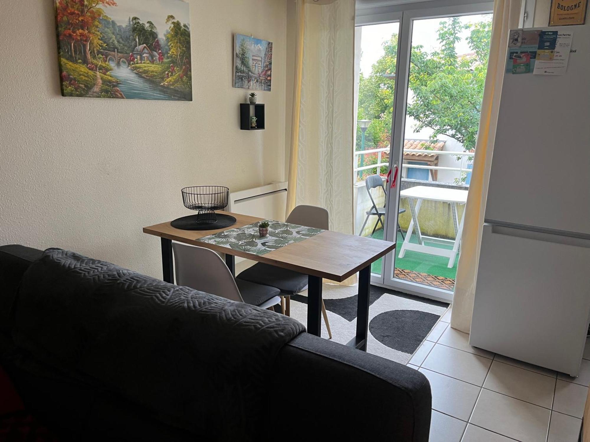 T2 - Avec Piscine Et Parc * Marans (Charente-Maritime)